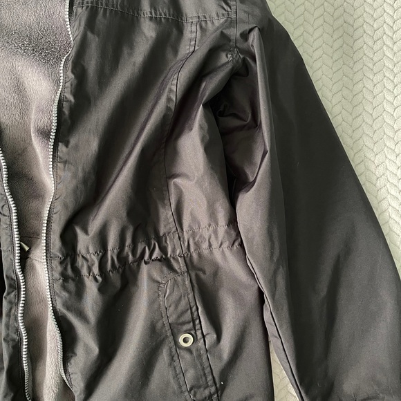 Women's Raincoat - Picture 3 of 8